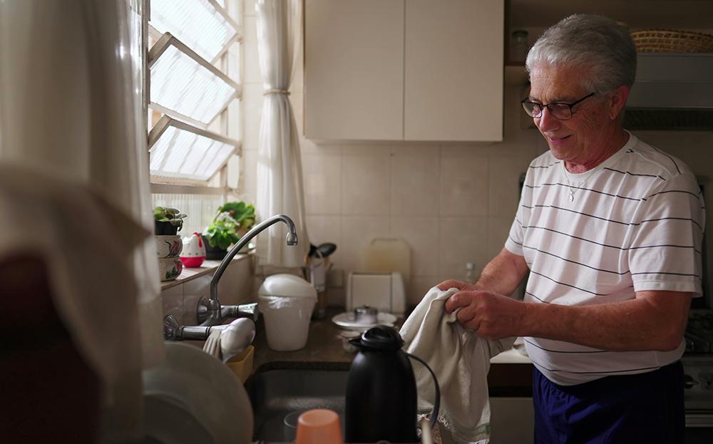 Housework keeps older adults physically, emotionally fit